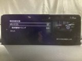 車や障害物だけでなく人や自転車も検知し、ブレーキを自動制御して衝突回避をサポートしてくれるSBS(スマートブレーキサポート)を装備!