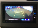 バックモニター付きで車庫入れもラクラク♪