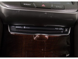 CDはもちろんの事、DVD&Blu-ray再生も可能です。フルセグ地デジにも対応しさらにBluetoothにも対応しております