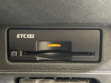 【ETC2.0(DSRC)】ETCカードを挿入すれば料金所はノンストップで通過できます。ETC限定の割引や、高速道路の情報提供サービスを利用できます。