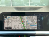 オリジナル・サービスもついたBMW自動車保険も取り扱っております。BMW自動車保険にご加入いただくと、万一のトラブルを24時間365日サポートするエマージェンシー・サービスの〈プレミアム〉をご利用いただけます。