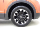 輸入車ならではの卓越した走りを支えるホイールと足回りです!日本車の走りに慣れている方にもぜひ体感して頂きたい程高いレベルでまとまっています。