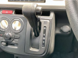 ■変速ショックの無いCVT(無段変速車)インパネシフトで、スムーズなシフト操作とサイドウォークスルーも可能です!