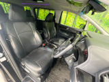 運転席シート廻りは使用感も少なく、良好な状態となっています。丁寧に使われていたことがよくわかりますね。
