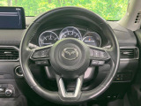【純正革巻きステアリング】上質な革を使用することで、手にしっかり馴染みとても運転しやすいハンドルです♪