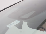 ホンダセンシング搭載。誤発進抑制機能・路外逸脱抑制機能・歩行者事故低減ステアリング・車線維持支援システム・先進車発進お知らせ機能など多彩な先進安全機能でより安全で快適なドライブを支援します。