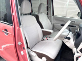 運転席シート廻りは使用感も少なく、良好な状態となっています。丁寧に使われていたことがよくわかりますね。