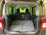 普段のお買い物や通勤、送迎等に十分な荷室スペースを確保しております。セカンドシートを倒すと、大きな荷物の積載も可能です♪