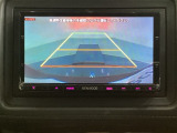 バックでの車庫入れも安心です! リアカメラが付いているバックモニター付のナビ(社外品)を装備しております。操作線もついており距離感も画面から確認できます。