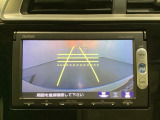 バックでの車庫入れも安心です! リアカメラが付いているバックモニター付のナビを装備しております。操作線もついており距離感も画面から確認できます。