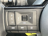ハンドルの右側にはプロパイロットのスイッチが装備されています。高速道路で前車に追従クルーズ(アクセル・ブレーキ・ハンドル制御)ができて運転の疲れを軽減します。
