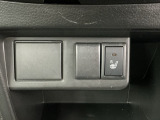 シートヒーター付きです!スイッチを押せば数秒で座面と背もたれが暖かくなり、寒い時期には嬉しい装備です!