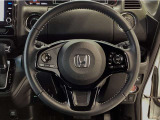 運転にかかわる様々な操作を安全に行えるように視点移動が少なく操作性に配慮されたスイッチ類が凝縮されたコクピットです。
