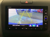 【リアカメラ】後方の距離感や障害物を、モニター越しにそっと教えてくれる機能です。見えにくい場所を確認できる安心感が、落ち着いたハンドル操作を支えます。