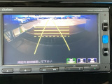 バックモニター付きで、車庫入れやバック時の後方確認をサポート。