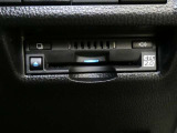 高速道路を賢く使うETC2.0装備です。高速道路とクルマが情報を連携して渋滞の迂回ルートや災害時の適切な誘導をしてくれたりします。