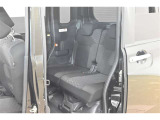 中古車をキレイで気持ちよくお乗りいただけるよう、エンジンルームからシートを外した洗浄まで、目に見えない部分も徹底的に洗浄しています!