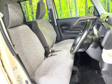 運転席シート廻りは使用感も少なく、良好な状態となっています。丁寧に使われていたことがよくわかりますね。