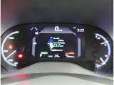 スタイリッシュなデザインのインパネ。各操作スイッチは使いやすい位置に配置されてます。