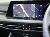 VW純正インフォティメントシステム「DiscoverPro」大変使いやすいタッチパネル型ナビゲーションでETC2.0とエンブレム内蔵バックカメラが付いています。