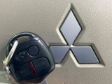 【キーレス】少し離れた場所からでもボタン一つでドアの開錠・施錠ができるのでとっても便利!ドアの鍵穴周りに傷をつけることもありません♪