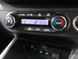 車内の温度管理に便利なオートエアコン☆