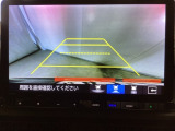 バックでの車庫入れも安心です! リアカメラが付いているバックモニター付のナビを装備しております。操作線もついており距離感も画面から確認できます。