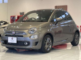 イタリア車らしい丸みとシャープさが同居する美しいプロポーション。ポンペイグレー1色のみで展開された特別仕様ならではの&ldquo;特別感&rdquo;が、この角度でより鮮明に伝わります。