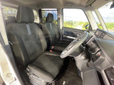 運転席シート廻りは使用感も少なく、良好な状態となっています。丁寧に使われていたことがよくわかりますね。