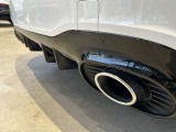 納車前整備はメーカー規定に基づき併設工場で入念に行います。メルセデス・ベンツ指定のツールと技術を用い、メーカーの研修を受けたメカニックがお客様のお車を整備いたします。神奈川運輸支局指定整備工場です。