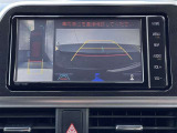 狭い駐車場や立体駐車場などもリアルに映るバックガイドモニター付でラクラク駐車♪(パノラミックビューモニター付)