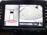 アラウンドビュ-モニタ-はクルマの真上から見ているかのような映像によって、周囲の状況を知ることで、駐車を容易に行うための支援技術です。