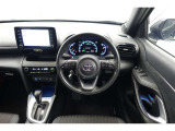 スポーティームード溢れる運転席周りですね。 クイックなドライビングに対応できるよな運転席回りになっています。 ドライブがますます楽しくなりますね!