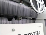 バックカメラが付いているので後方確認が非常にしやすいです。今や運転初心者も熟練者も必須装備!ついていて損はないですね♪