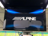 【12.8型フリップダウン】大画面モニターで後席でもエンタメをお楽しみいただけます。家族や友人とお出かけする機会が多い方に大人気です♪