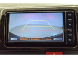 バックガイドモニターで、後方を確認しながら安心して駐車することができます。運転初心者も熟練者も必須の機能ですよ!