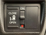 【パワースライドドア】助手席側がパワースライドドアになっており、運転席のスイッチやスマートキーでも開閉が可能です!開口部も広いので乗り降りも楽々♪