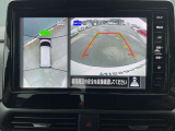 車を真上から見下ろしているかのように周囲の状況を把握して安心して駐車が行えるアラウンドビューモニターが付いています