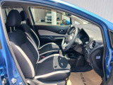 運転席側から観たフロントシートのイメージです。