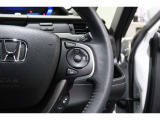 Hondaセンシングの機能のひとつ、アダプティブクルーズコントロール付!アクセルから足を離しても設定したスピードと前車との車間を保ち走行してくれます!車線維持もアシスト☆高速道路で疲労軽減ですね☆