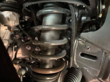 お車を安心してお乗りいただく為には、足回りの定期点検が欠かせません。サービスサポート(有償保証)では無料点検もご提供しており、安心のカーライフをお過ごしいただけるサポート体制が整っています。
