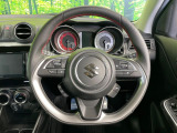 【純正革巻きステアリング】上質な革を使用することで、手にしっかり馴染みとても運転しやすいハンドルです♪