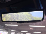 【デジタルインナーミラー】後席の大きな荷物や同乗者で後方が確認しづらい時でも安心!カメラが撮影した車両後方の映像をルームミラー内に表示。クリアな視界で状況の確認が可能です!