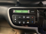 オートエアコンは、簡単操作で快適温度に調整してくれます。
