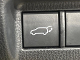 【パワーバックドア】スマートキーや運転席のボタンを押すだけでリアゲートが自動で開閉します!荷物を持っている時や、高い位置にあるバックドアを閉める際に便利な機能です♪