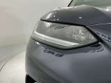LEDヘッドライトは、点灯の瞬間から最大光量を発揮し、突然暗くなるトンネルなどでの安定感を高めます。