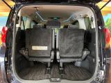 積み下ろしのしやすいデッキにはたっぷりと荷物を積み込んでいただけます。遊びから仕事まで、様々なシーンで頼れます♪