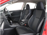 長時間の運転も疲れにくいフロントシート!体をしっかり支えてくれて運転がしやすい形状です!!