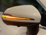 納車前整備は、メルセデスベンツ国際認定メカニックによる最新の検査ライン等の施設が充実した当社工場で入念に行います。メルセデス・ベンツの定める厳しい基準をクリアしたお車のみをご案内させて頂きます。