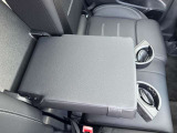 メルセデス・ベンツの定める厳しい基準をクリアしたお車のみをご案内させて頂きます。納車前整備はメーカー規定に基づき最大100項目にも及ぶ点検を熟練のメカニックによって行いご納車させて頂きます。